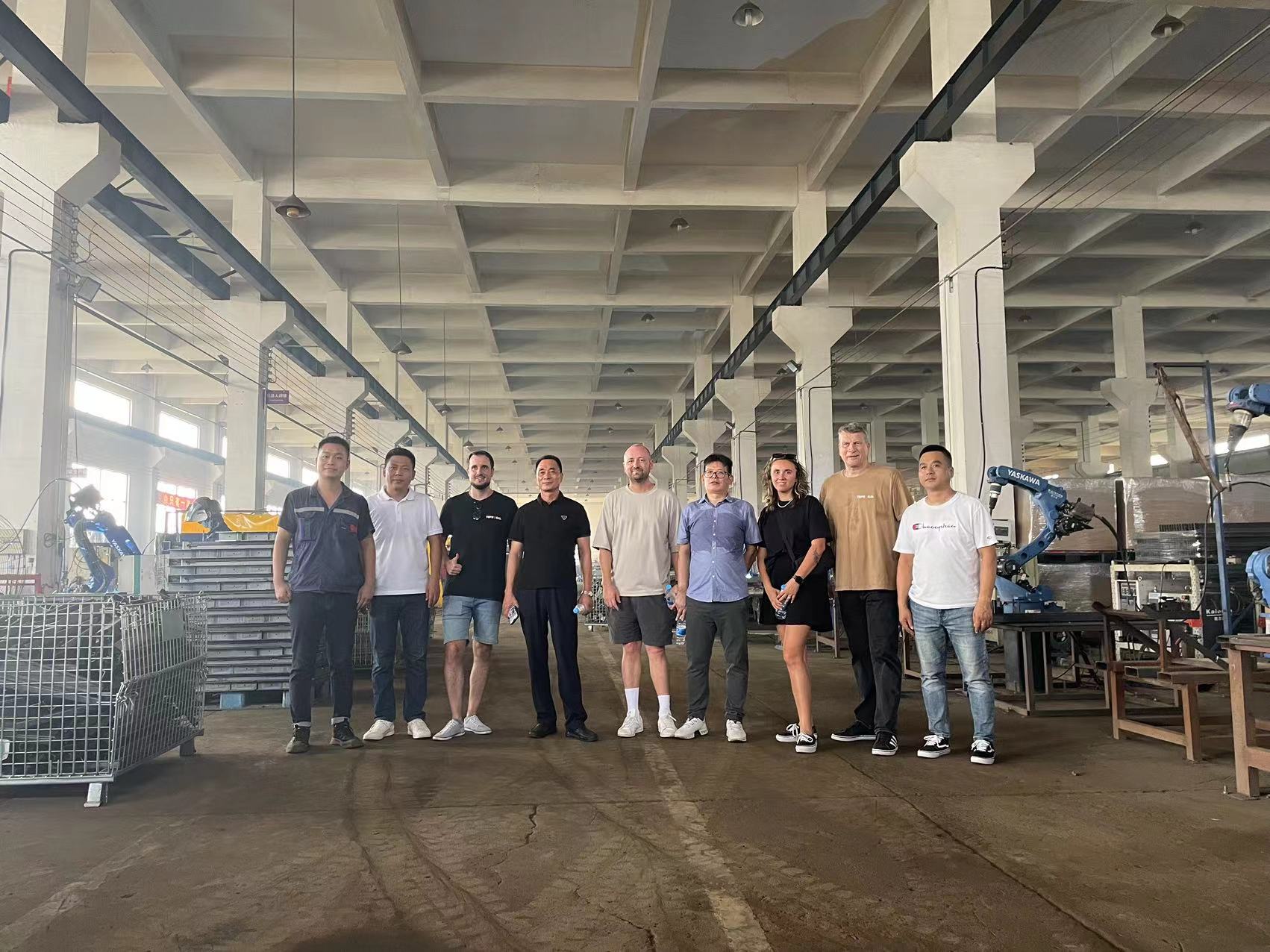 Customers visit our factory for a field visit